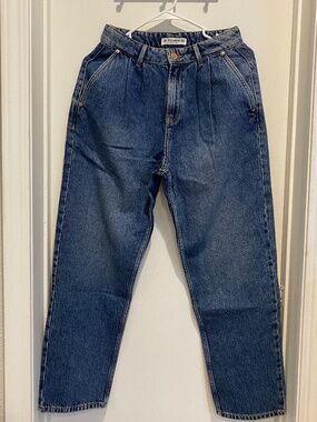 Pull&Bear High-Waisted Tapered Denim Jeans - Medium Wash